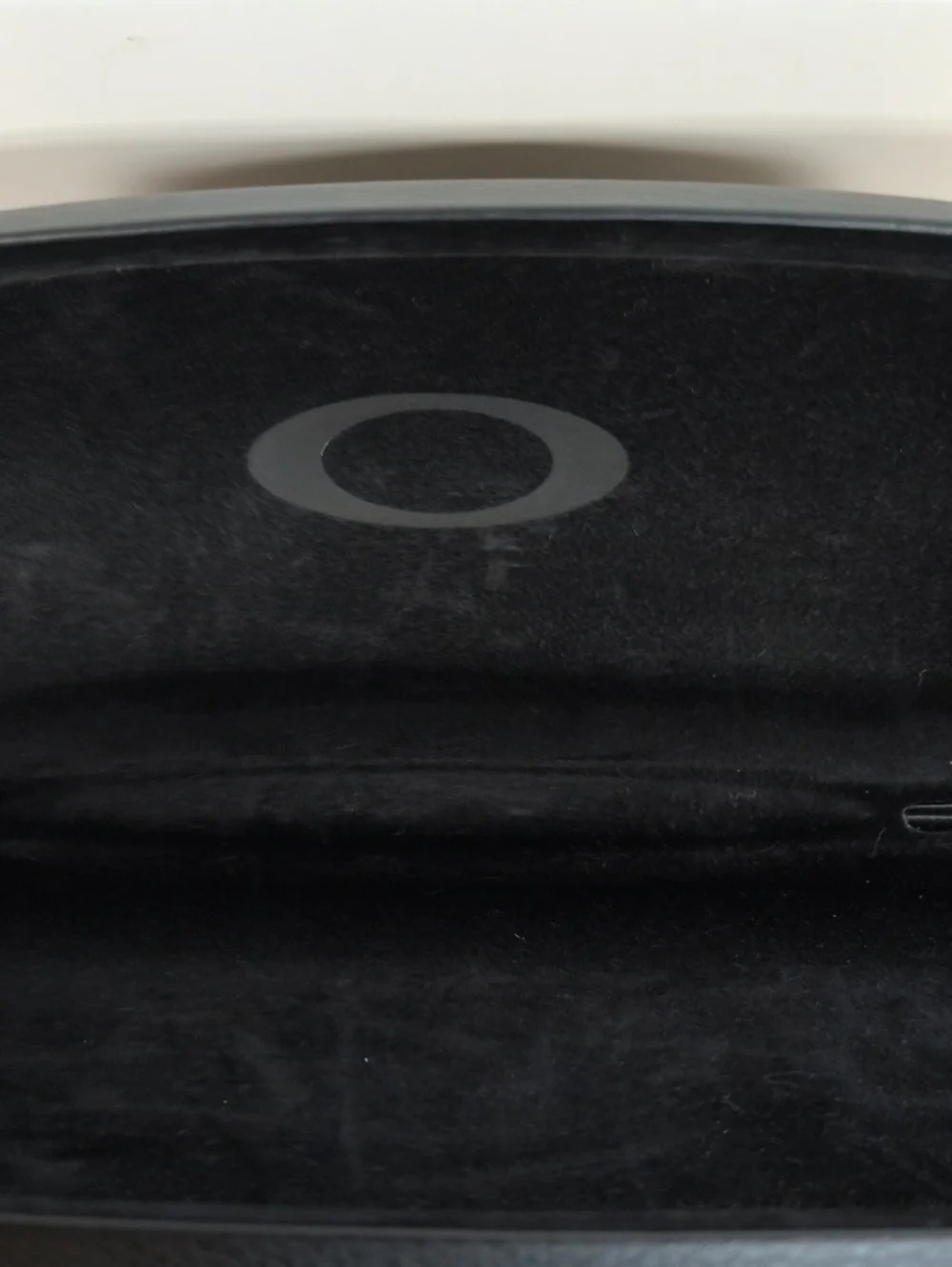 Oakley Sunglasses Eyeglasses Black Clam Magnetic Case w/ 3 Clothes